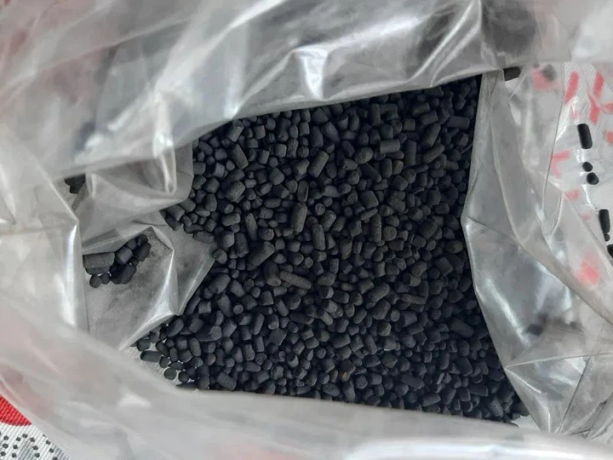 aktivovane-granulyovane-vugillia-dlia-ocishhennia-vodi-povitria-i-distiliativ-2-kg